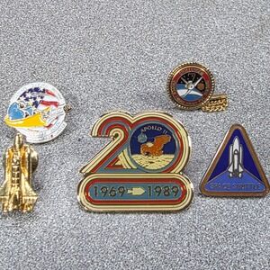 Vintage NASA Pin Collection. Challenger STS-7 Pin Tie Tack Set Excellent Vintage